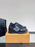 ルイヴィトン靴 LOUIS VUITTON 2025新作 スニーカー