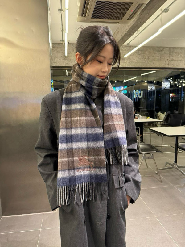 バーバリーマフラー BURBERRY 2025新作マフラー