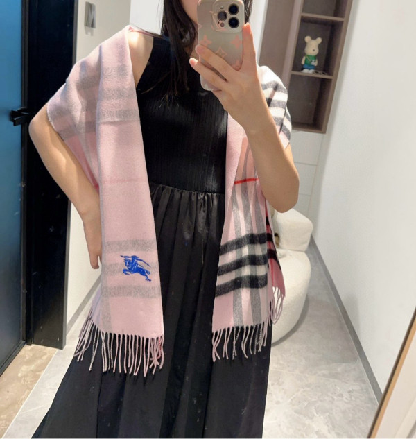 バーバリーマフラー BURBERRY 2025新作カシミヤのマフラー
