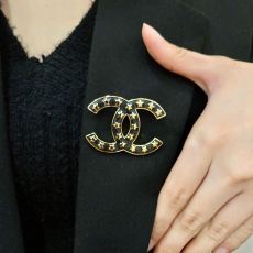 シャネルブローチ CHANEL 2025新作 ブローチ