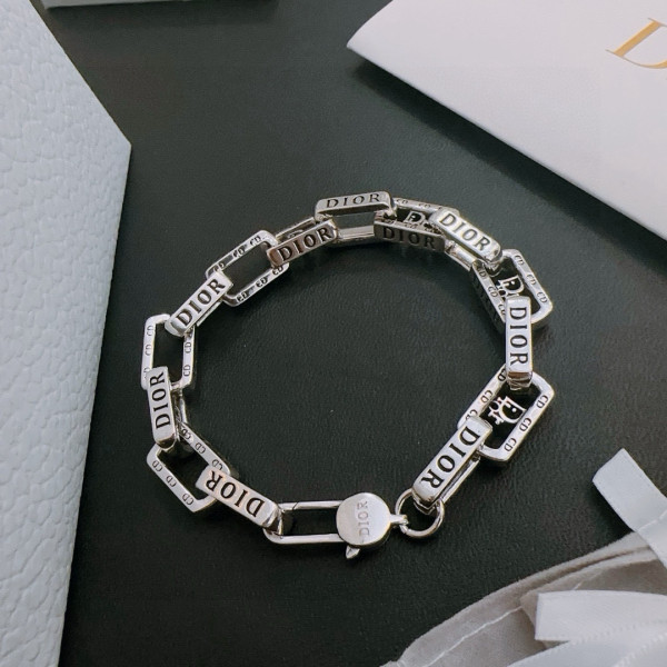 ディオールブレスレット DIOR 2025新作 ブレスレット