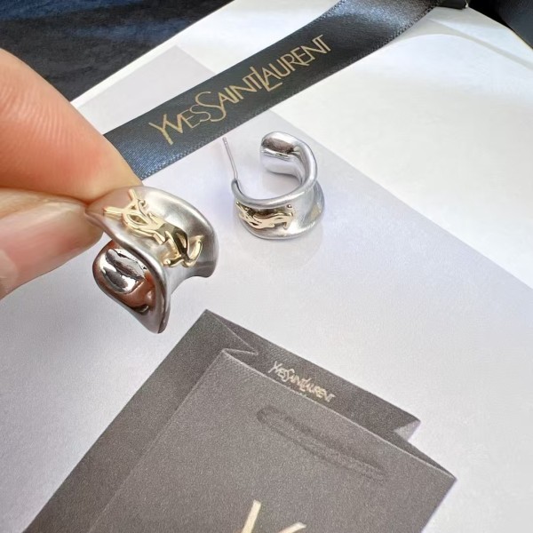 サンローランピアス Yves Saint Laurent 2025新作 ピアス
