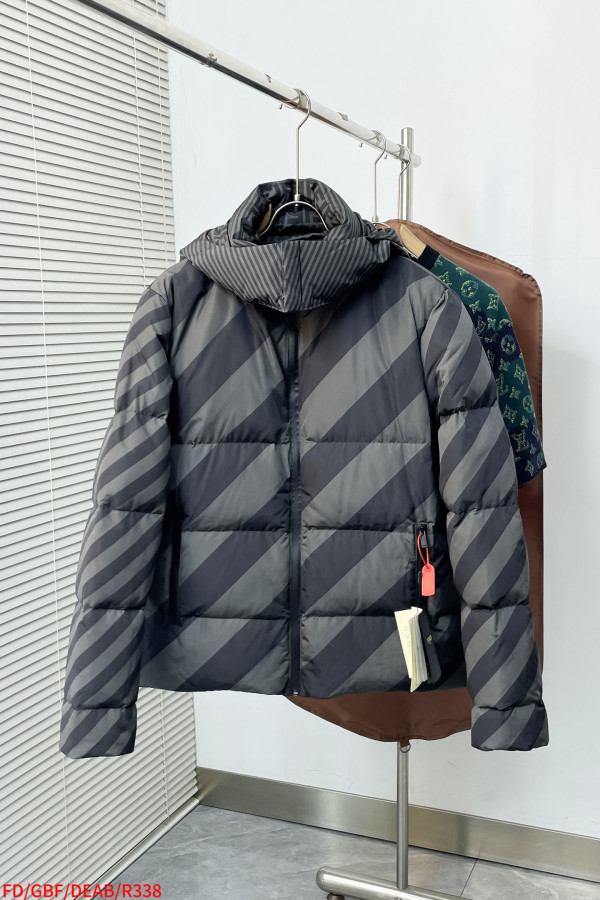フェンディ服 FENDI 2025新作 ダウンジャケット