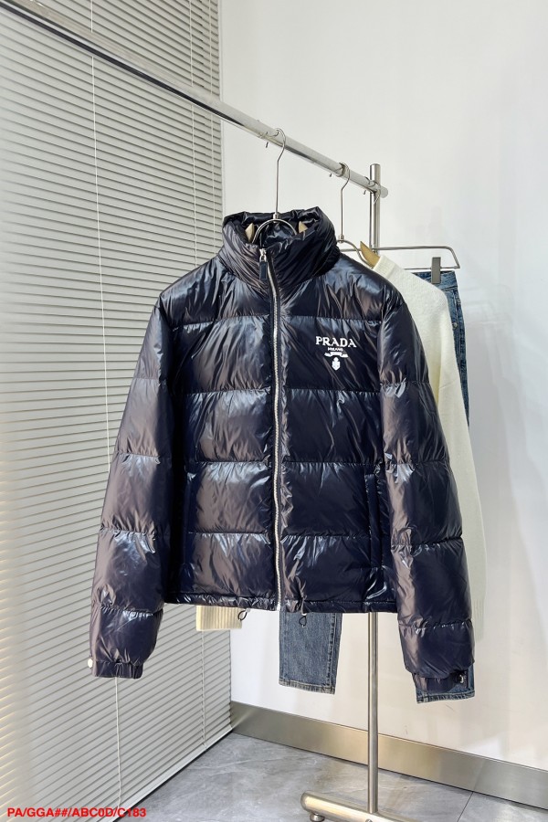 プラダ服 PRADA 2025新作 ダウンジャケット
