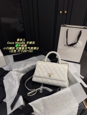 シャネルバッグ CHANEL 2025新作 ハンドバッグ