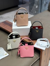 プラダバッグ PRADA 2025新作 バケットバッグ