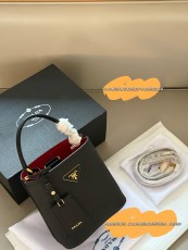 プラダバッグ PRADA 2025新作 バケットバッグ