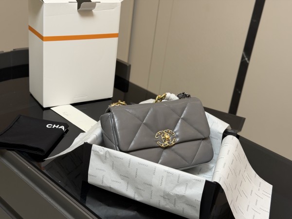 シャネルバッグ CHANEL 2025新作 チェーンバッグ