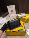 フェンディバッグ FENDI 2025新作 ショルダーバッグ