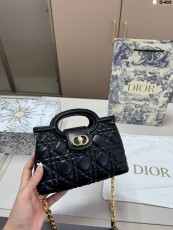 ディオールバッグ DIOR 2025新作 チェーンバッグ