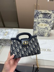 ディオールバッグ DIOR 2025新作 チェーンバッグ