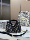 ディオールバッグ DIOR 2025新作 チェーンバッグ