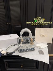 ディオールバッグ DIOR 2025新作 ダイ妃バッグ