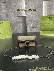 グッチバッグ GUCCI 2025新作 スリングバッグ