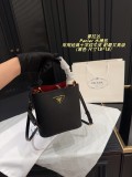 プラダバッグ PRADA 2025新作 バケットバッグ