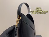 サンローランバッグ Yves Saint Laurent 2025新作 バケットバッグ