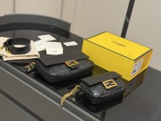 フェンディバッグ FENDI 2025新作 ショルダーバッグ