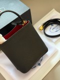 プラダバッグ PRADA 2025新作 バケットバッグ