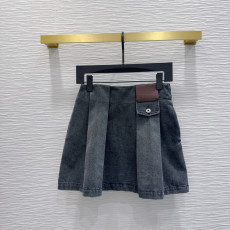 ロエベ服 LOEWE 2025新作 ミニスカート