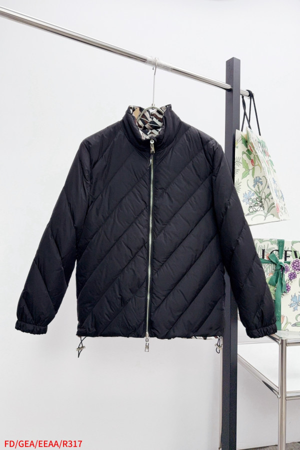 フェンディ服 FENDI 2025新作 ダウンジャケット