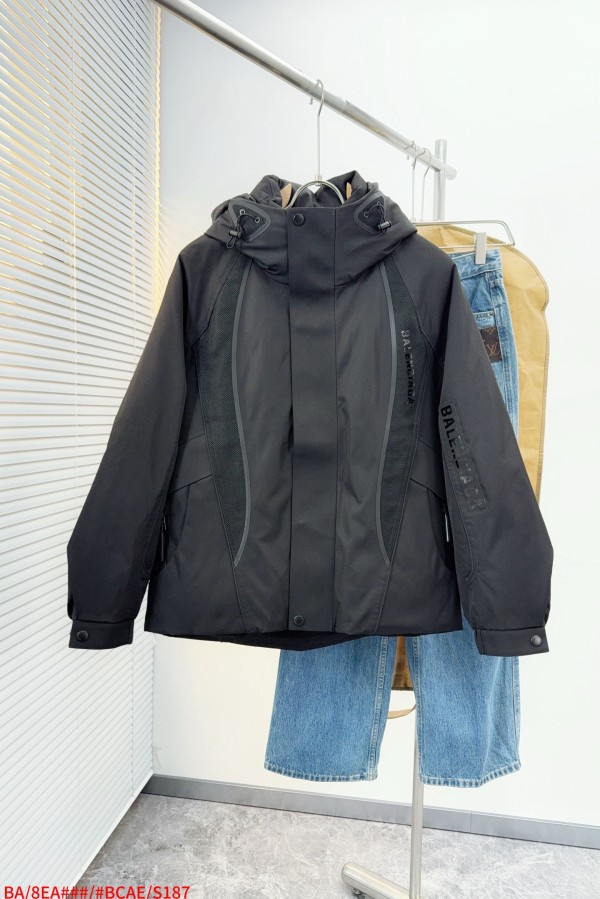 バレンシアガ服 BALENCIAGA 2026新作 ダウンジャケット