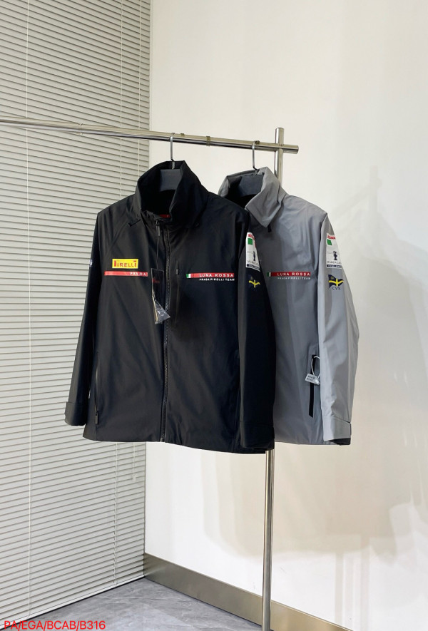 プラダ服 PRADA 2026新作 ダウンジャケット