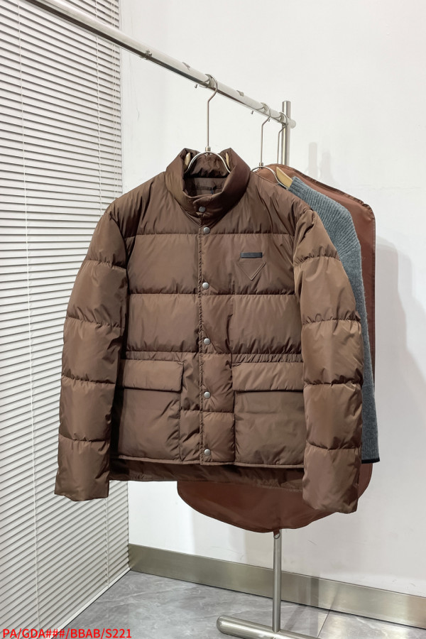 プラダ服 PRADA 2026新作 ダウンジャケット