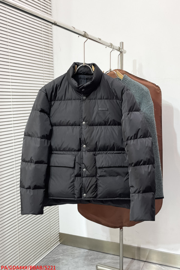 プラダ服 PRADA 2026新作 ダウンジャケット