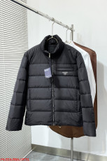 プラダ服 PRADA 2026新作 ダウンジャケット