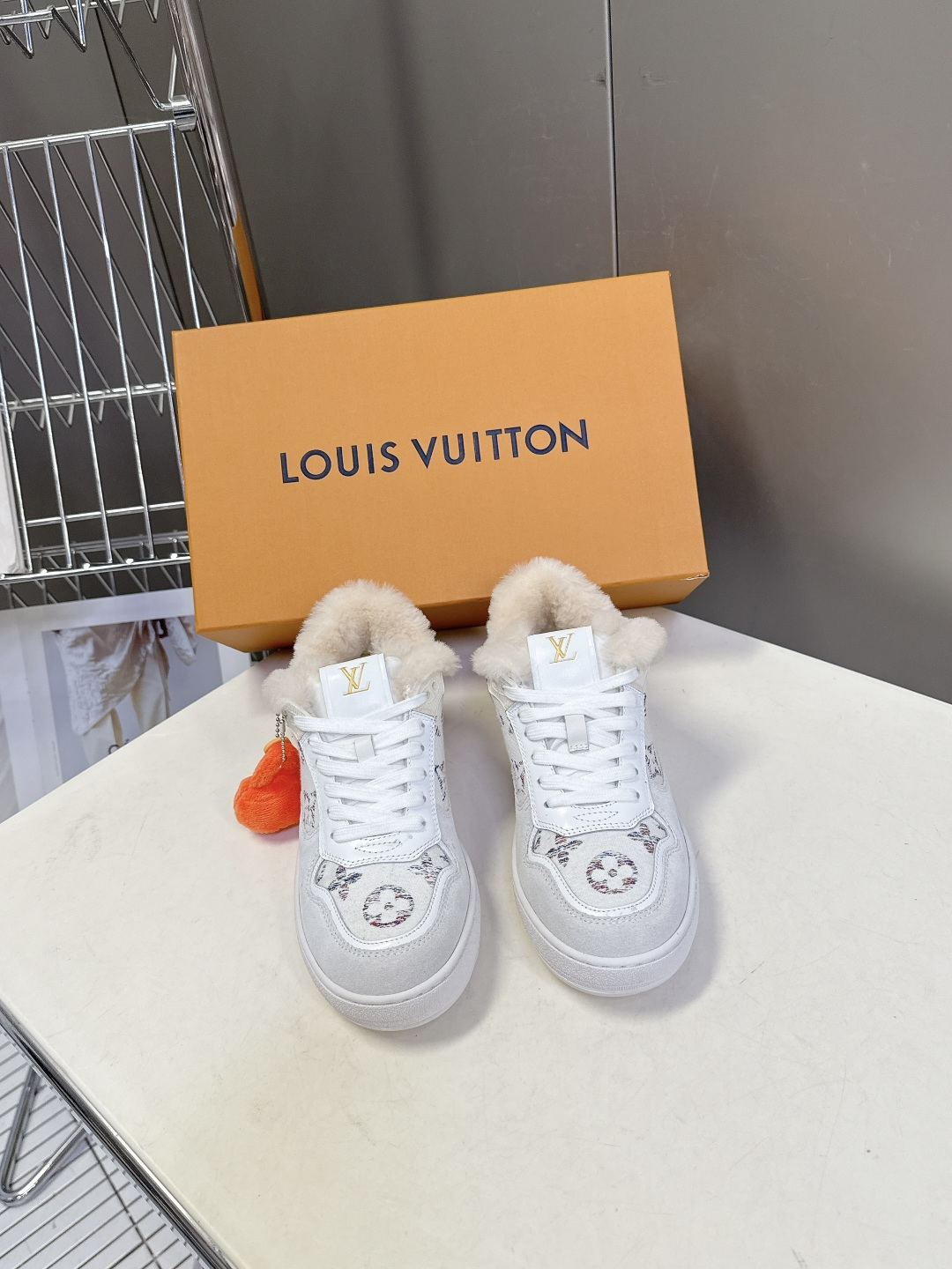 ルイヴィトン靴 LOUIS VUITTON 2026新作 トレーナーシューズ