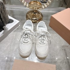 ミュウミュウ靴 Miu Miu 2026新作 カジュアルシューズ