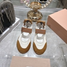 ミュウミュウ靴 Miu Miu 2026新作 スニーカー