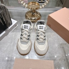 ミュウミュウ靴 Miu Miu 2026新作 スニーカー