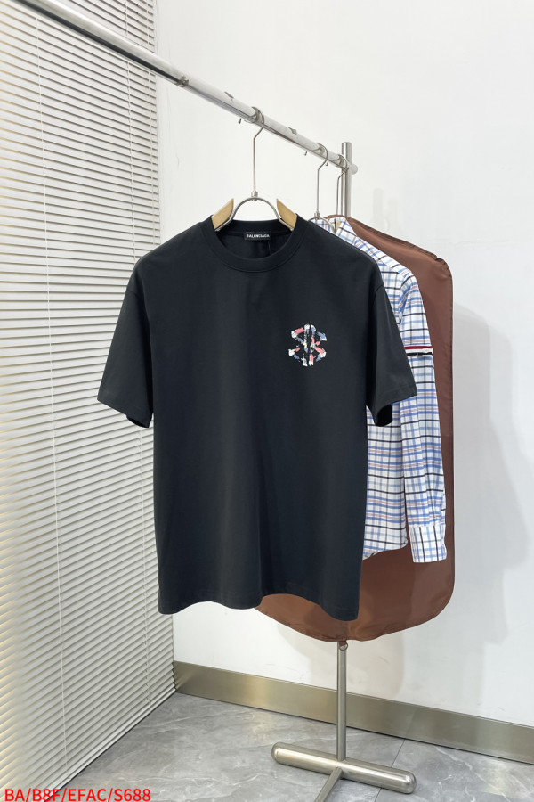 バレンシアガ服 BALENCIAGA 2026新作 Tシャツ