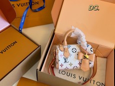 ルイヴィトンバッグ LOUIS VUITTON 2026新作 スリングバッグ