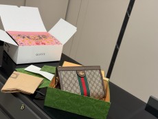 グッチバッグ GUCCI 2026新作 スリングバッグ