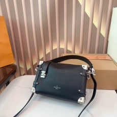 ルイヴィトンバッグ LOUIS VUITTON 2026新作 スリングバッグ