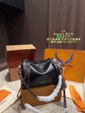 ルイヴィトンバッグ LOUIS VUITTON 2026新作 スリングバッグ