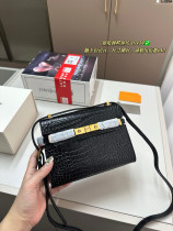 サンローランバッグ Yves Saint Laurent 2026新作 スリングバッグ