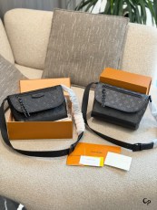 ルイヴィトンバッグ LOUIS VUITTON 2026新作 メッセンジャーバッグ