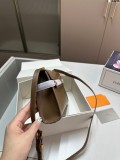 サンローランバッグ Yves Saint Laurent 2026新作 スリングバッグ