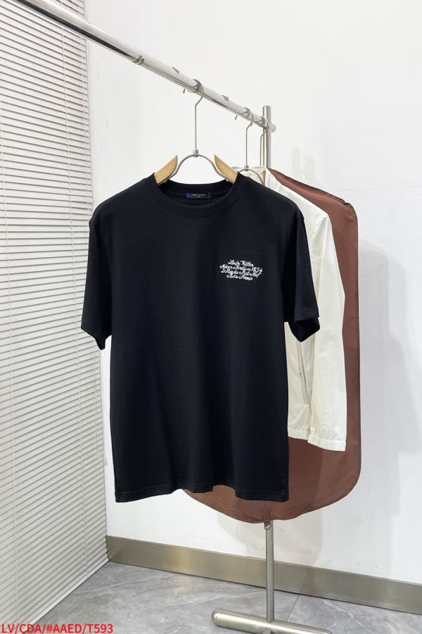 ルイヴィトン服 LOUIS VUITTON 2026新作 Tシャツ