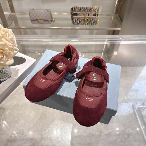 プラダ靴 PRADA 2026新作 カジュアルシューズ