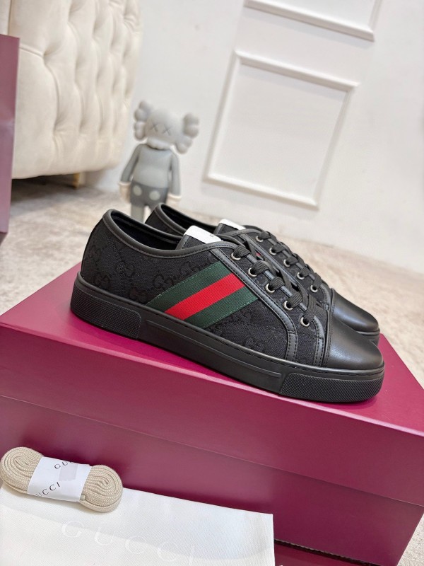 グッチ靴 GUCCI 2026新作 カジュアルシューズ