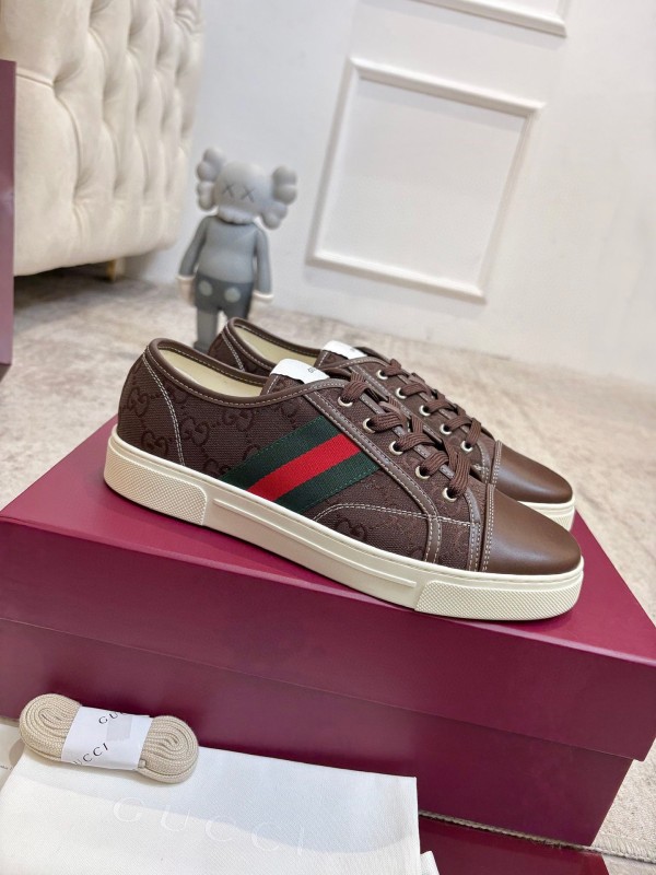 グッチ靴 GUCCI 2026新作 カジュアルシューズ