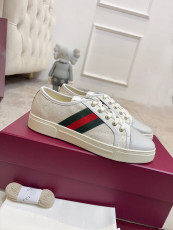 グッチ靴 GUCCI 2026新作 カジュアルシューズ
