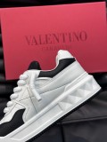 ヴァレンティノ靴VALENTINO 2026新作 スニーカー