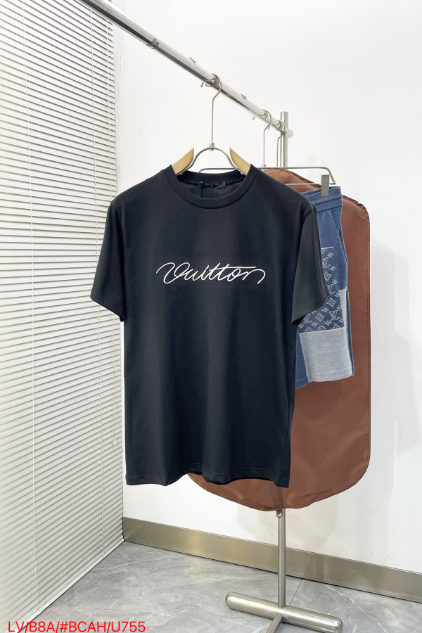ルイヴィトン服 LOUIS VUITTON 2026新作 Tシャツ