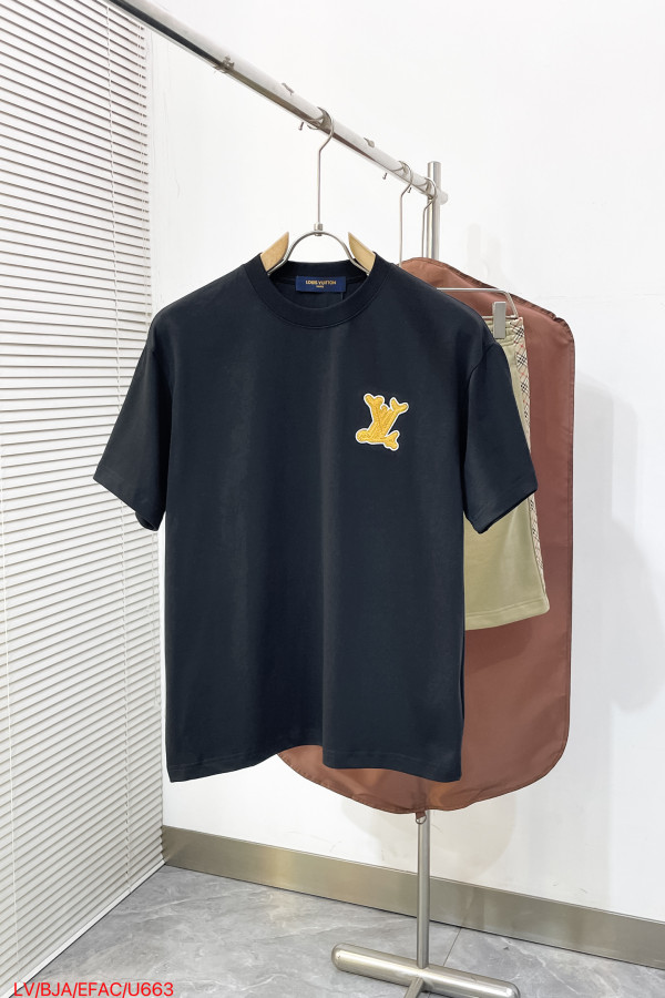 ルイヴィトン服 LOUIS VUITTON 2026新作 Tシャツ