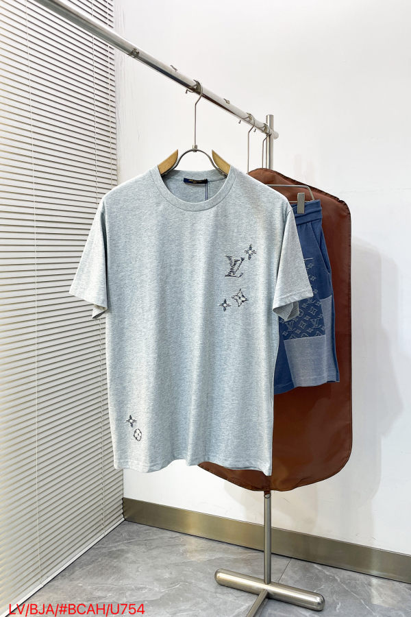 ルイヴィトン服 LOUIS VUITTON 2026新作 Tシャツ